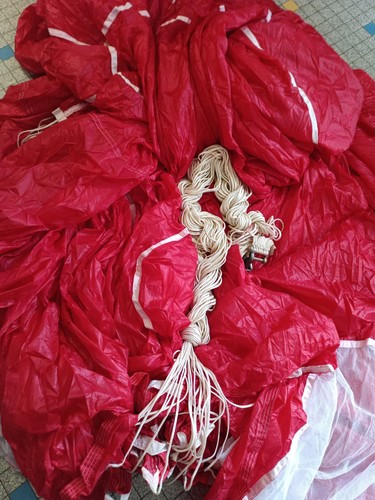 Parachute rouge vole - rouge, voile